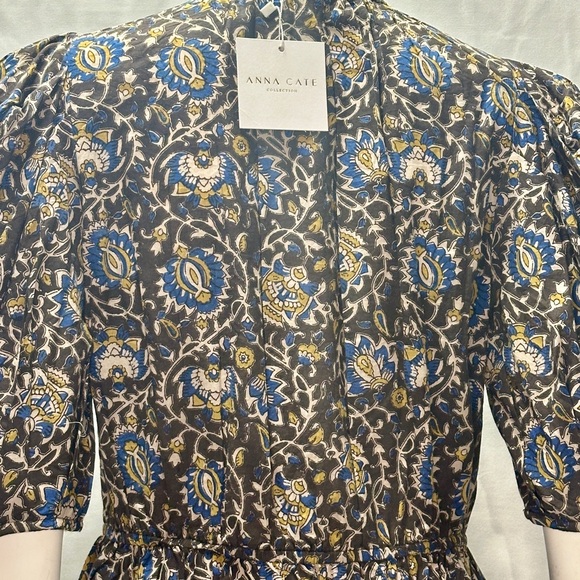 Anna Cate Flowy Top Size M Olive Green and Patterned - Picture 5 of 9